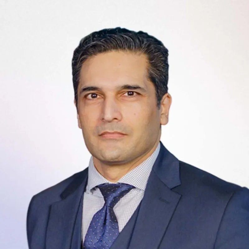Reza Malik, oprichter van LogicX